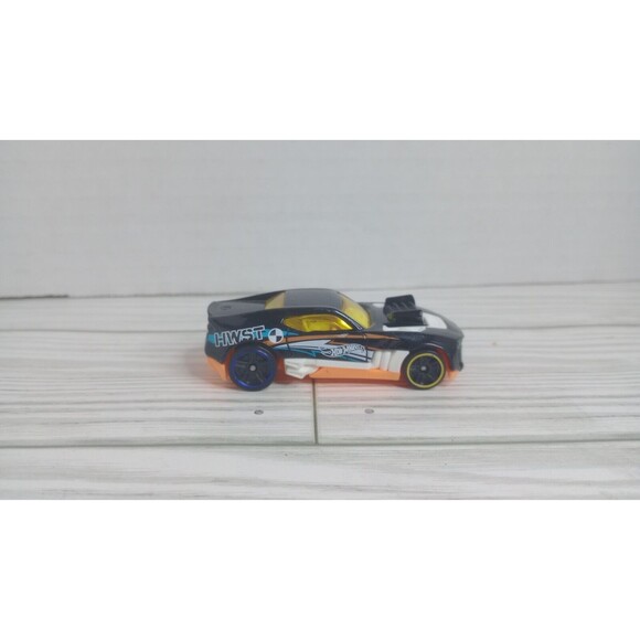 Mattel Hot Wheels 2010  Twininduction Car Black Diecast - Picture 4 of 7
